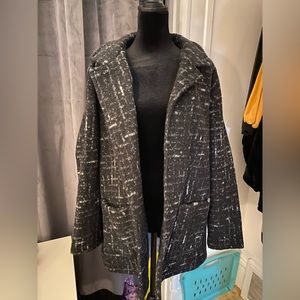 Curator Black and white Coat M/ USED